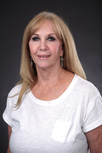 Faculty photo of Cindy Hansen