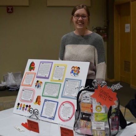 ISU Nutrition and Dietetics student educating consumers at health fair