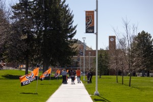 Students walking toward Student Union Building