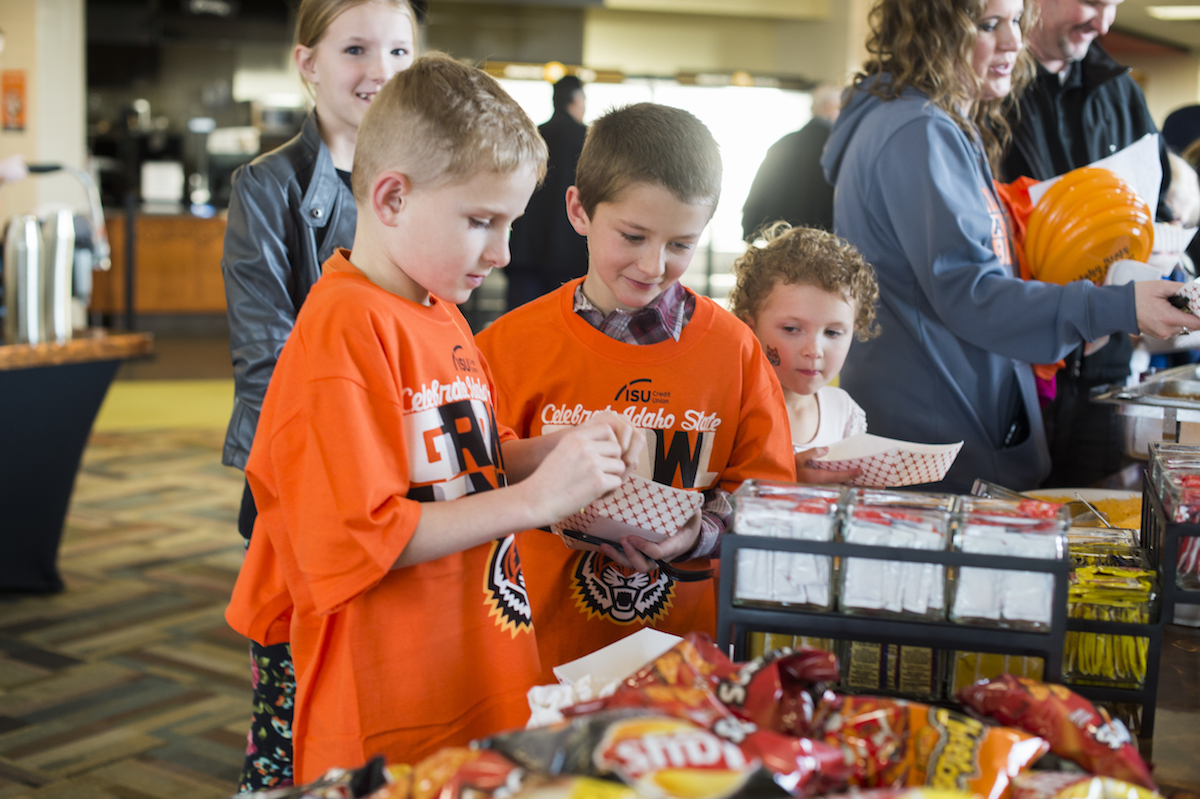 Young Bengals enjoy dinner at the annual Celebrate Idaho State event