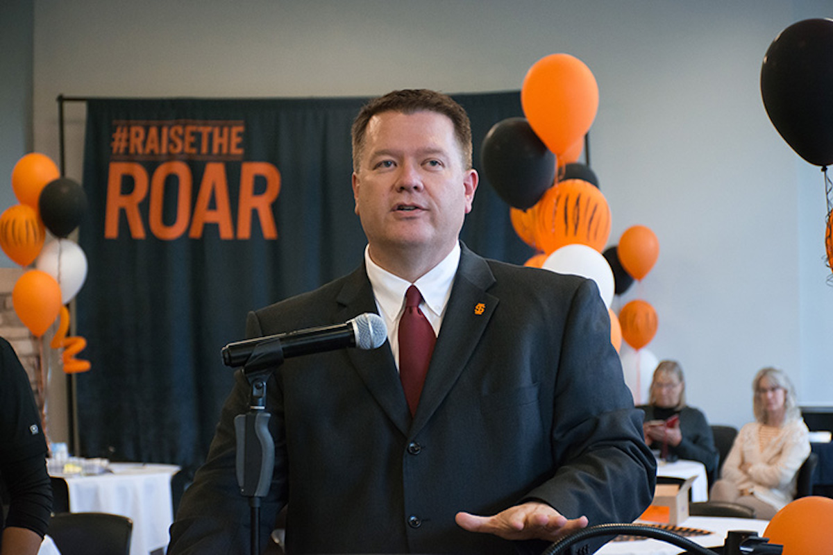 President Kevin Satterlee speaking at the Raise the Roar business after hours