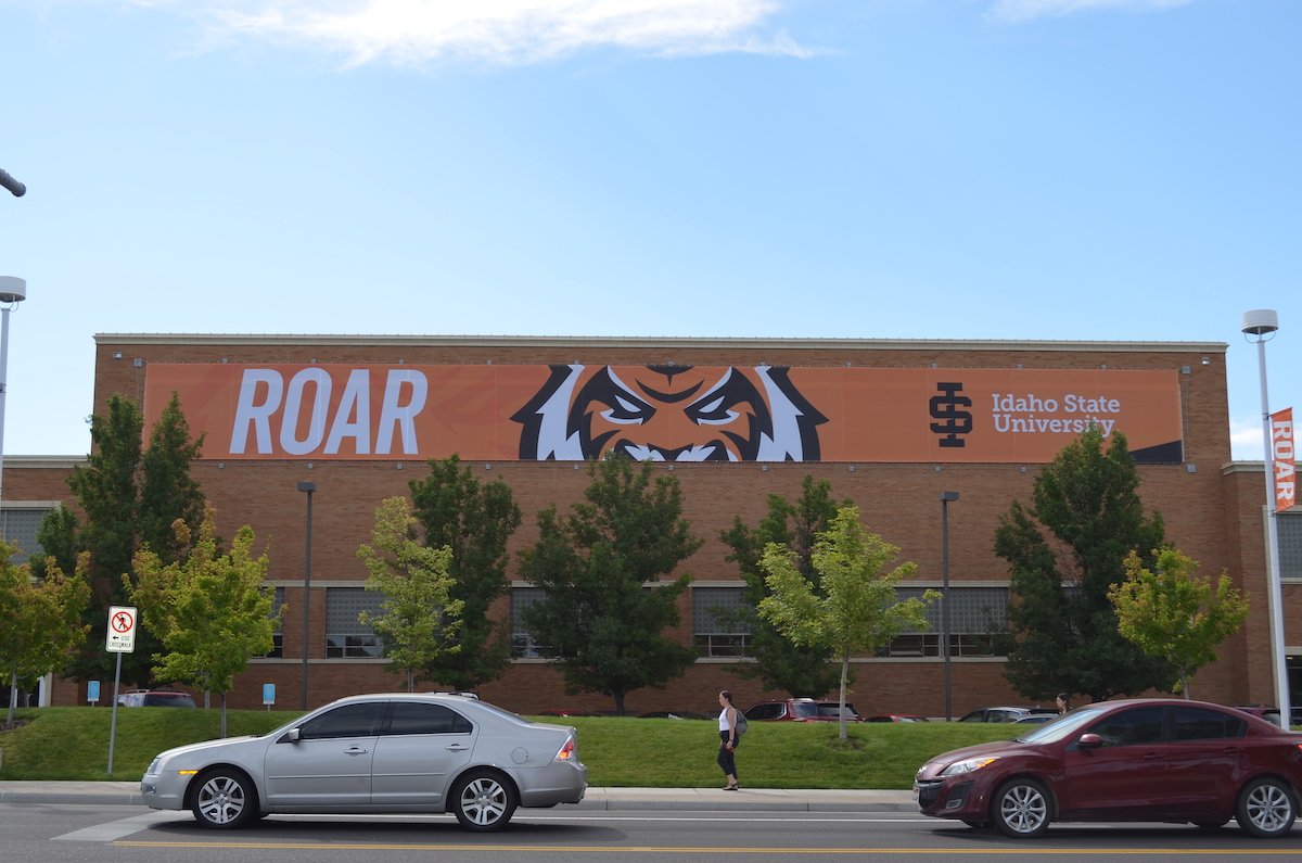 Reed Gymnasium campus banner
